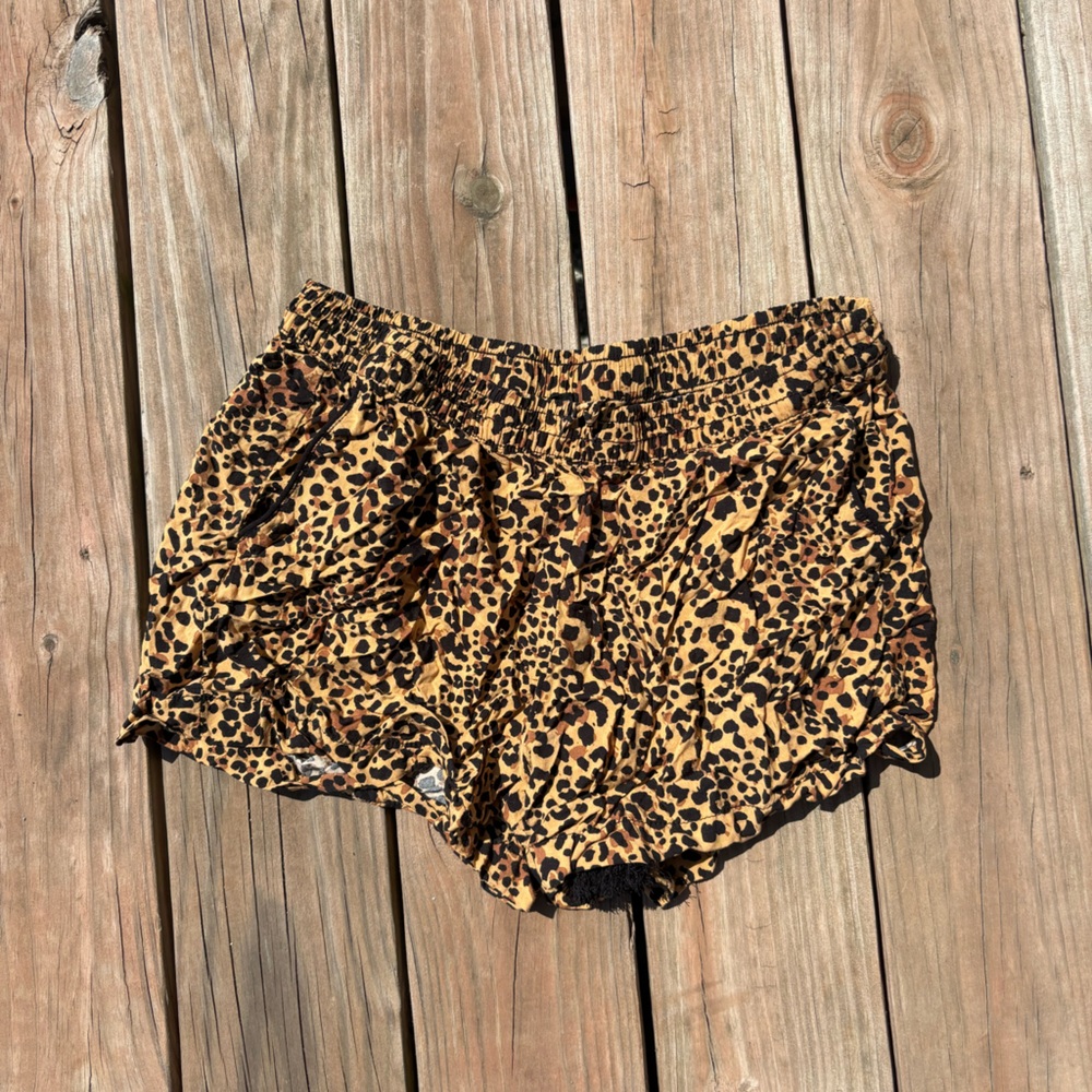Cheetah print soft shorts has pockets